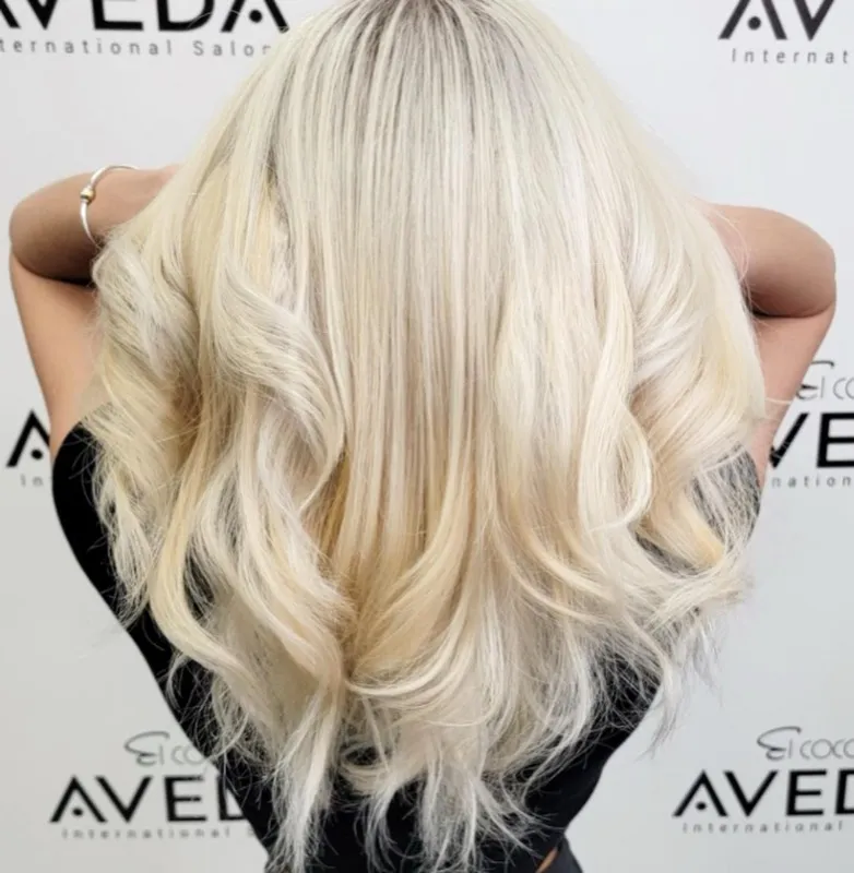 Blonde beachy waves styling